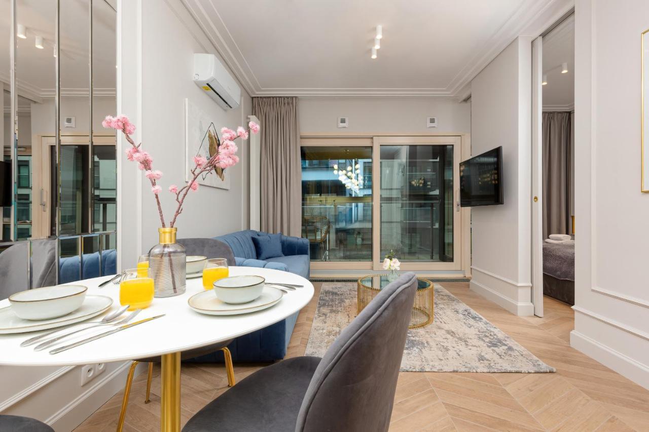 Mennica Residence Central Apartment By Renters Prestige Varşova Dış mekan fotoğraf