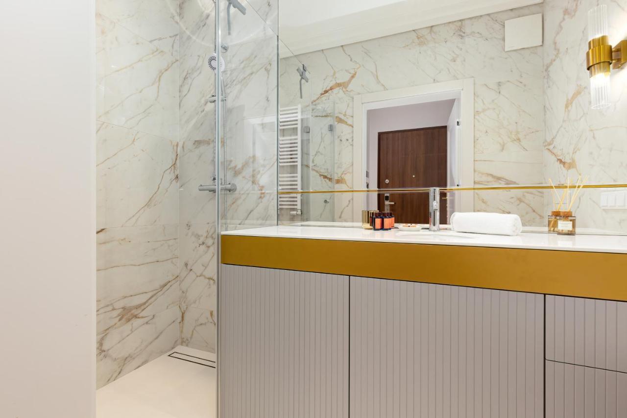 Mennica Residence Central Apartment By Renters Prestige Varşova Dış mekan fotoğraf